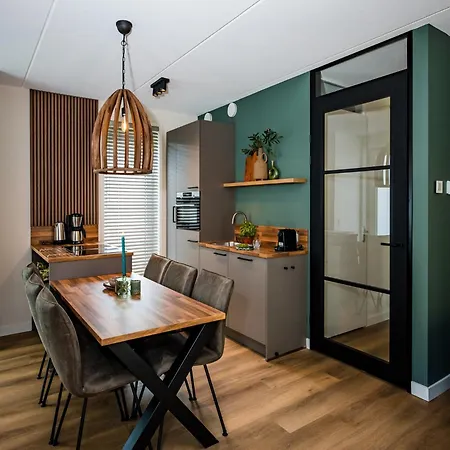 Holiday home In Veluwe With Veranda, Cleaning Included